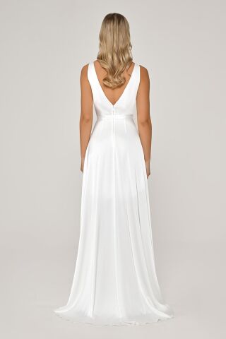 Çift Yırtmaçlı Çiçek Aksesuarlı Saten Uzun Elbise Beyaz - 36