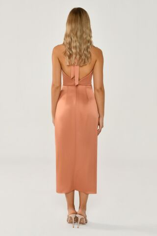 Boyundan Bağlamalı Degaje Yaka Saten Midi Elbise BAKIR - 36