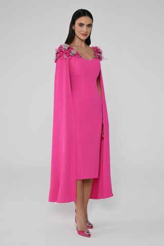 Omuzları Çiçek Aksesuarlı Pelerinli Midi Elbise Fuşya - 46
