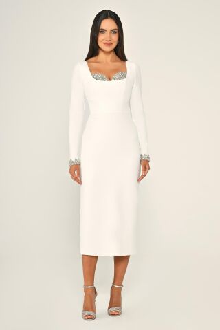 Uzun Kollu Göğüs Akesuarlı Krep Midi Elbise