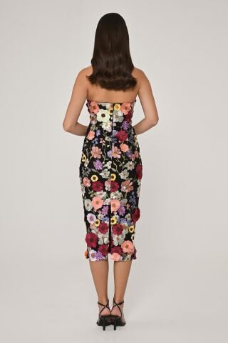 Straplez 3 Boyutlu Çiçek Aksesuralı Midi Elbise Siyah - 38