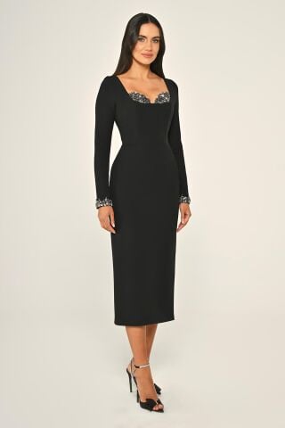 Uzun Kollu Göğüs Akesuarlı Krep Midi Elbise Siyah - 40