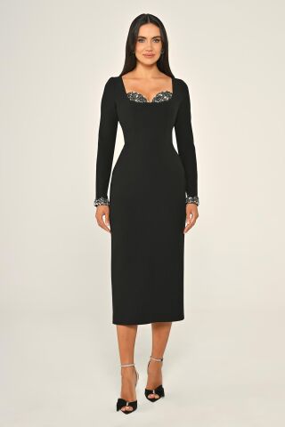 Uzun Kollu Göğüs Akesuarlı Krep Midi Elbise Siyah - 42