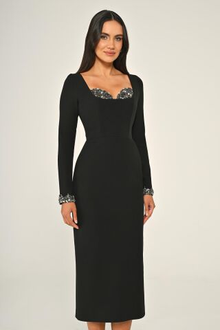 Uzun Kollu Göğüs Akesuarlı Krep Midi Elbise Siyah - 42