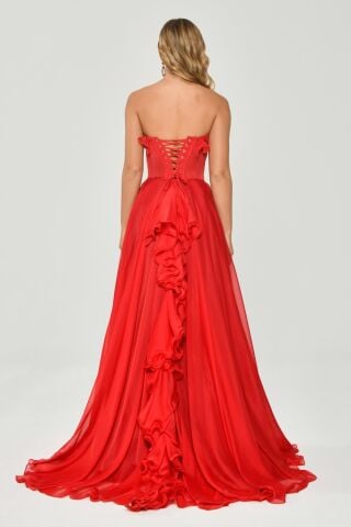 Trägerloses, langes Chiffonkleid mit Rüschen und doppeltem Schlitz, Rot - 36