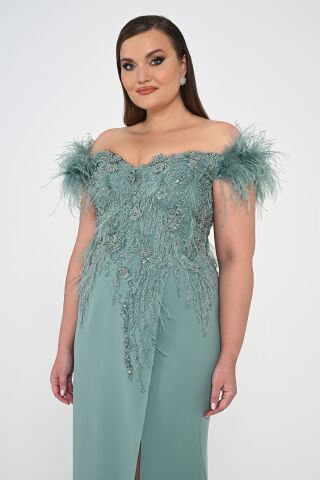 Omuzları Tüylü Payetli Krep Uzun Elbise MİNT - 44