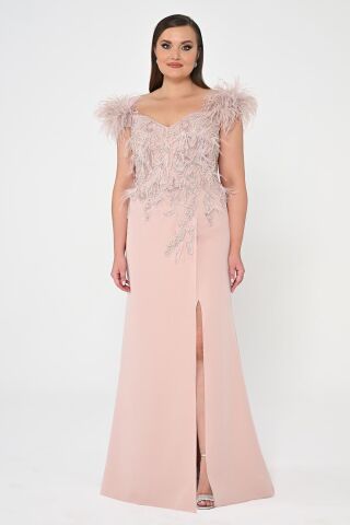 Omuzları Tüylü Payetli Krep Uzun Elbise Pudra - 46