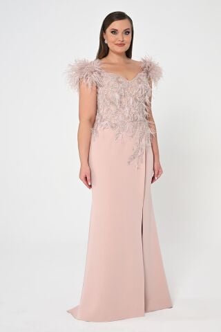 Omuzları Tüylü Payetli Krep Uzun Elbise Pudra - 46