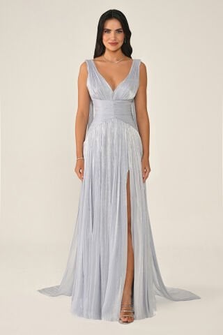 Göğüs Dekolteli Kuyruklu Parlak Şifon Uzun Elbise