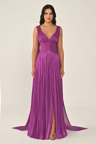 Göğüs Dekolteli Kuyruklu Parlak Şifon Uzun Elbise