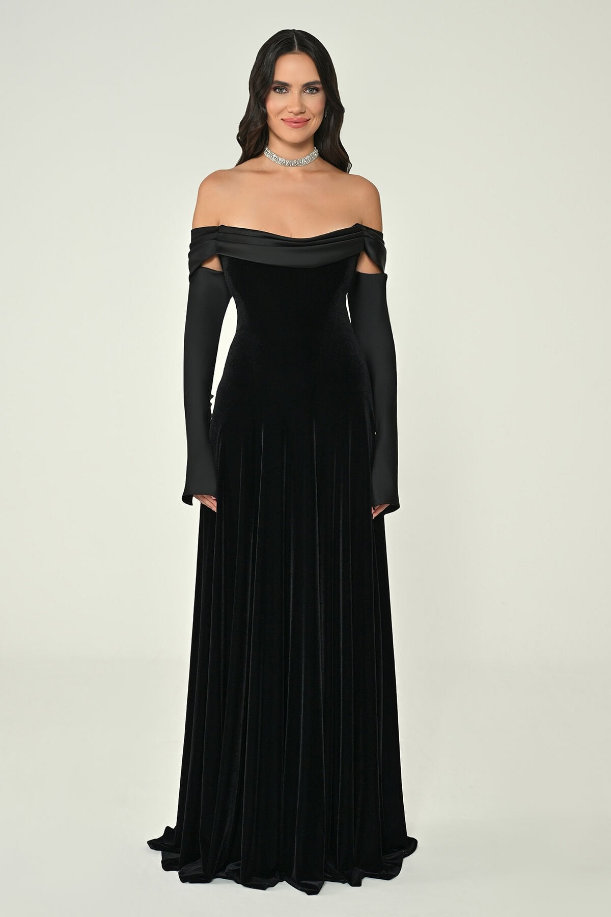 Saten Uzun Kollu Yakası Saten Kadife Uzun Elbise