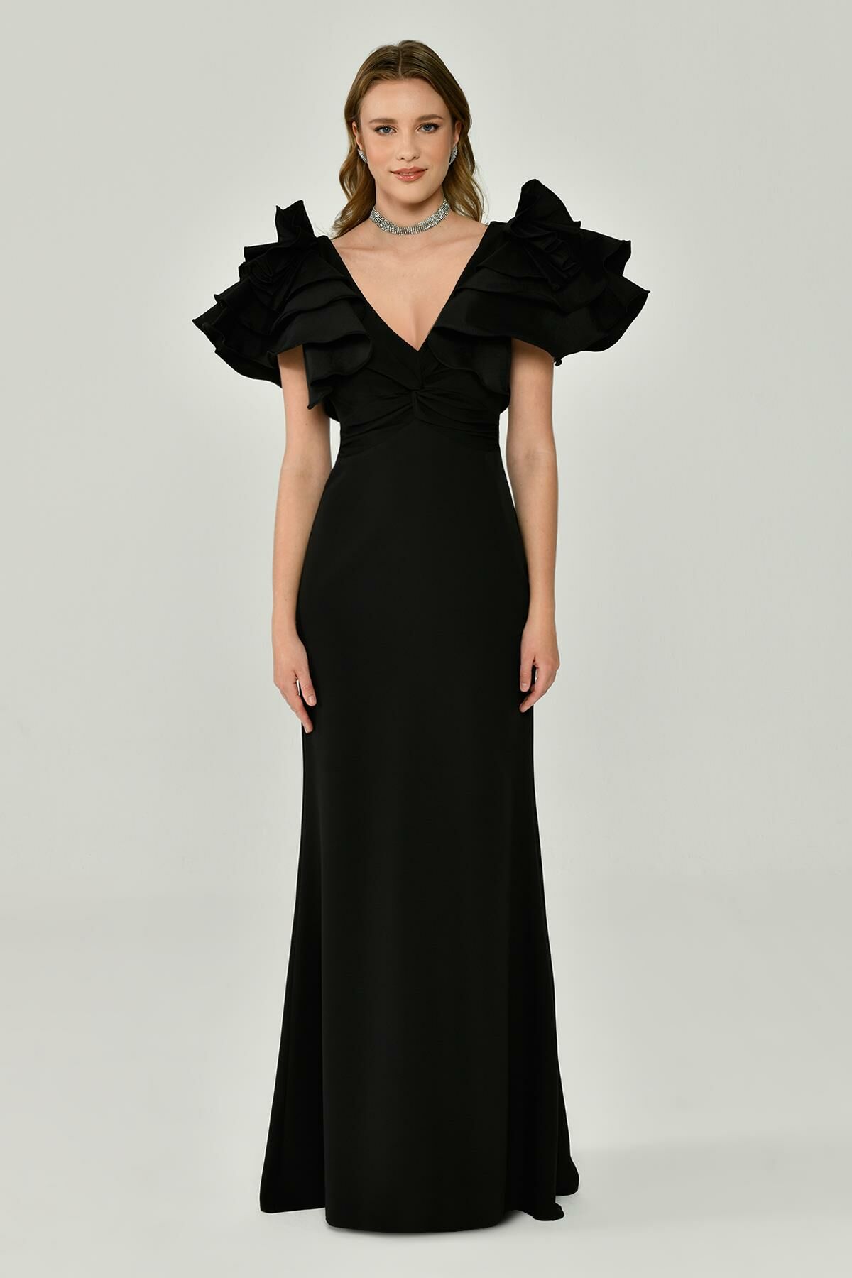 Volanlı Omuz V Yaka Krep Uzun Elbise Siyah - 42