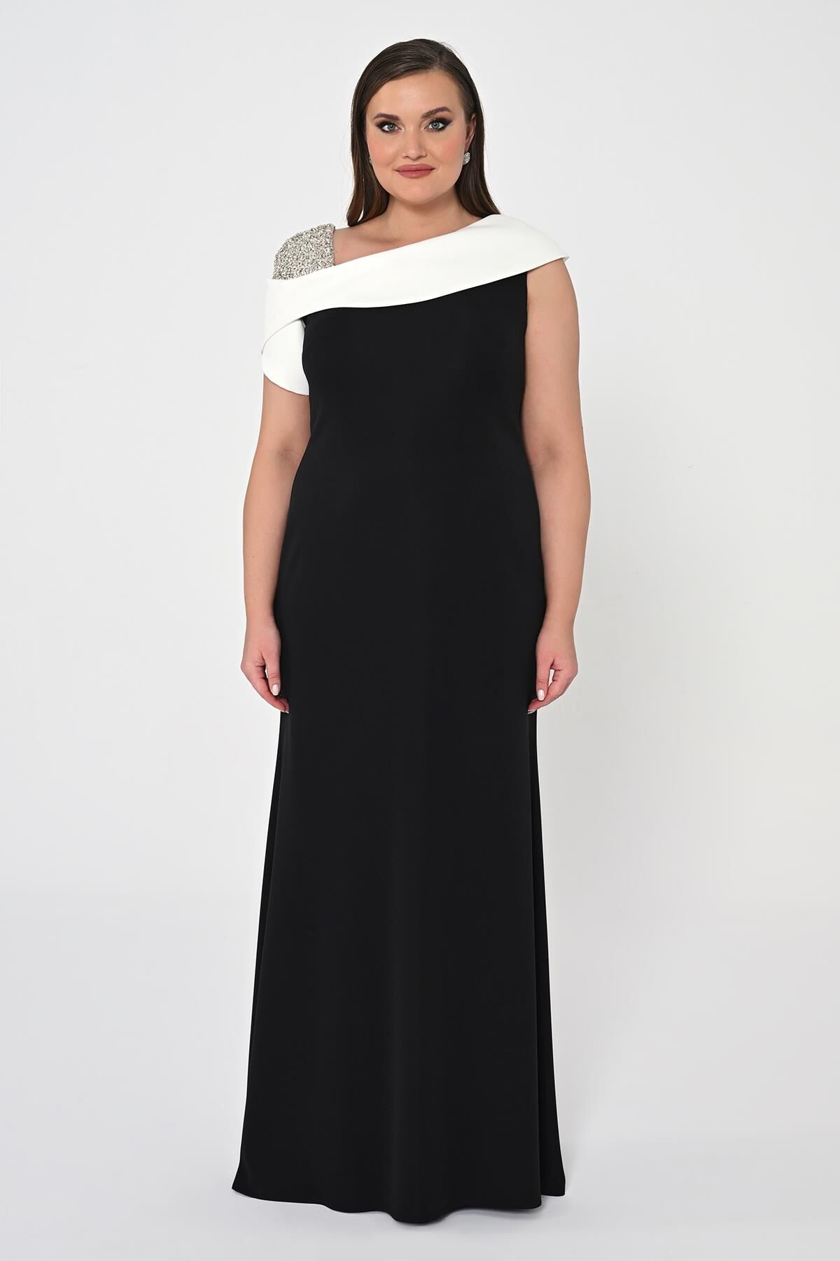 İşlemeli Omuz Saten Yaka Krep Uzun Elbise SİYAH / BEYAZ - 40