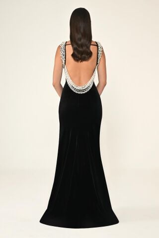 Yakası Ve Sırtı İnci Boncuklu Kadife Uzun Elbise