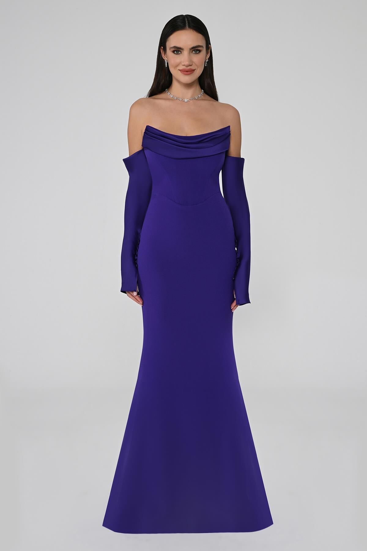 Trägerloses, langes Kleid mit Fischschnitt-Ärmeln, Lila - 42