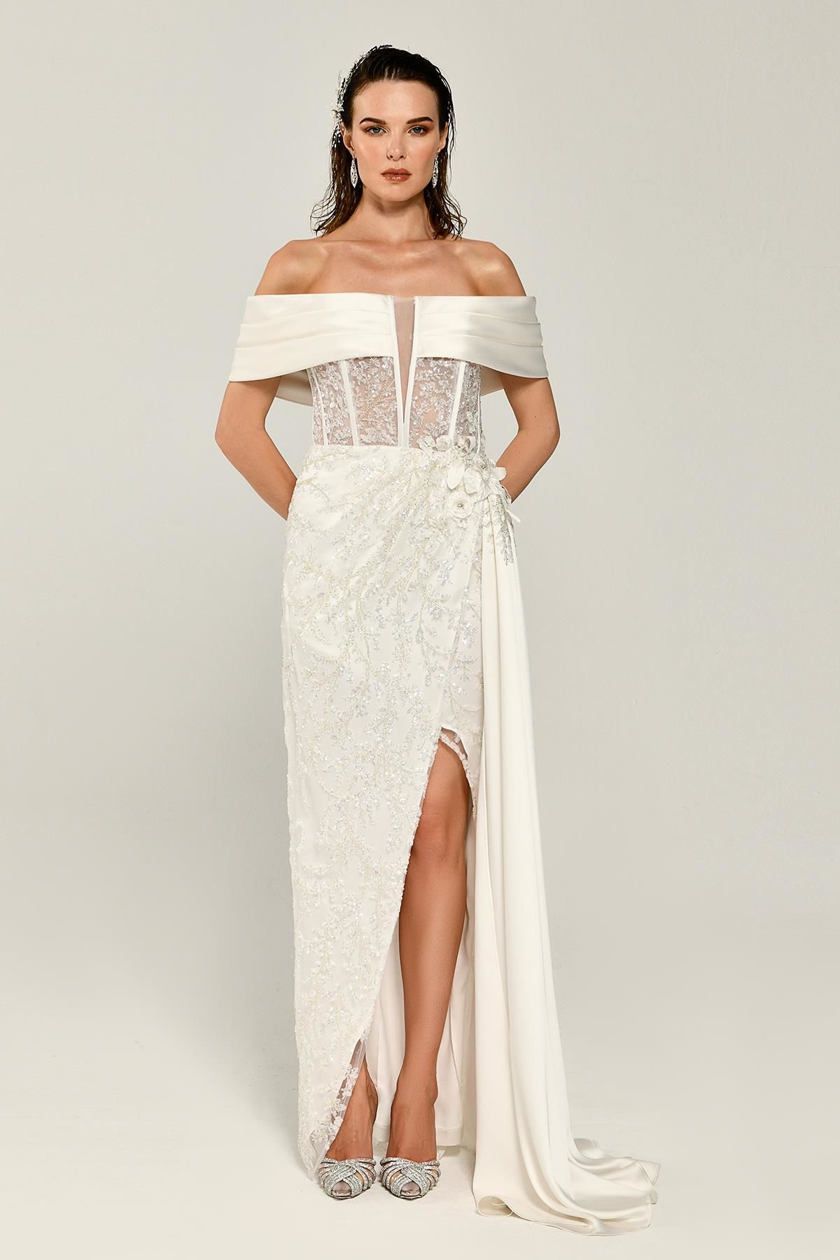 Transparentes langes Kleid mit niedriger Taille und Schlitz vorne, Weiß - 38