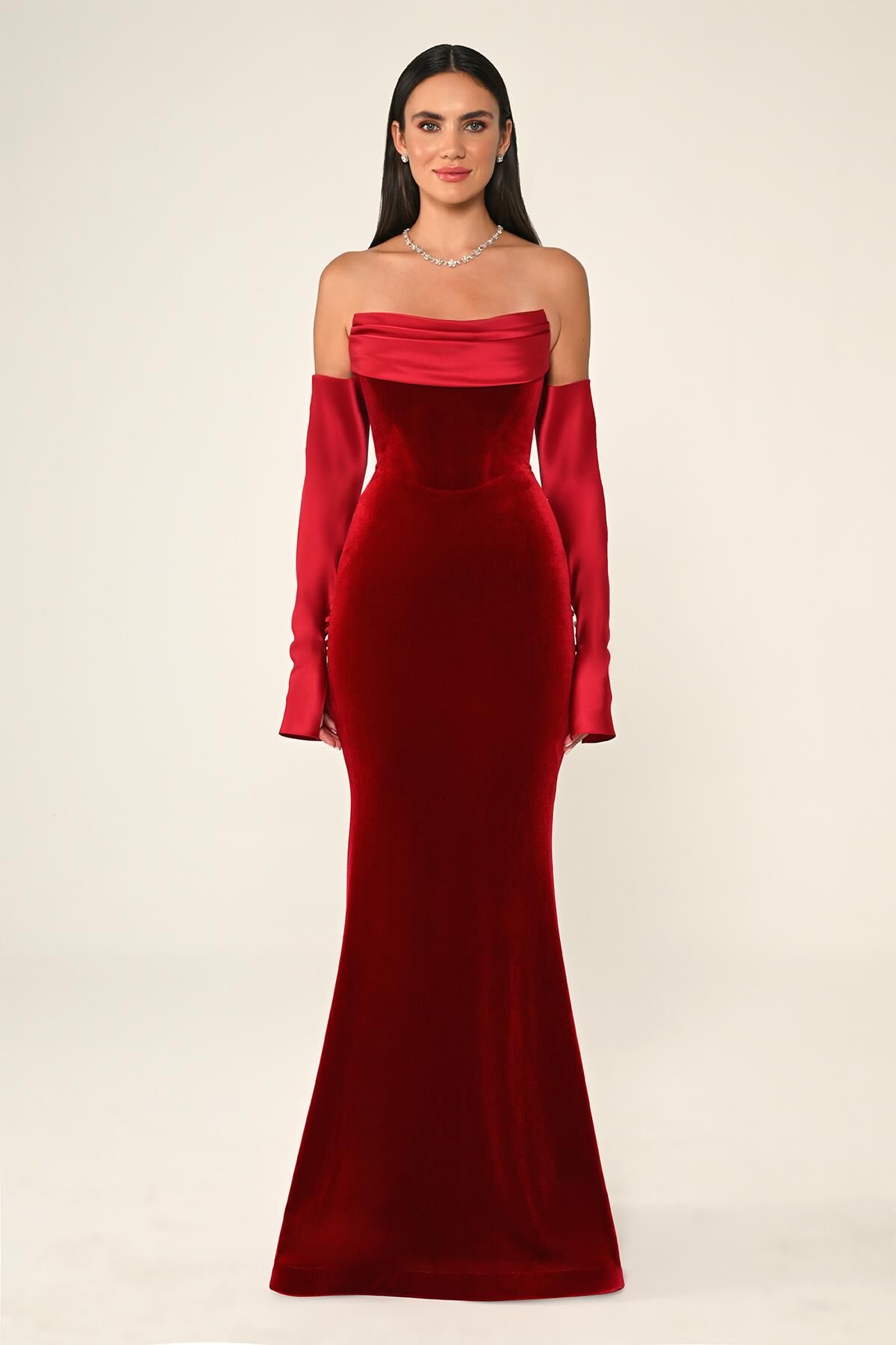 Straplez Kollu Balık Kesim Kadife Uzun Elbise Kırmızı - 44