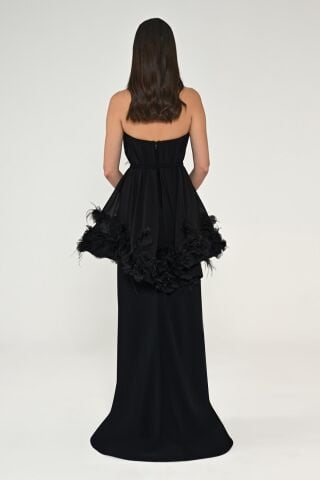 Straplez Katlı Tüy Aksesuarlı Uzun Elbise Siyah - 40