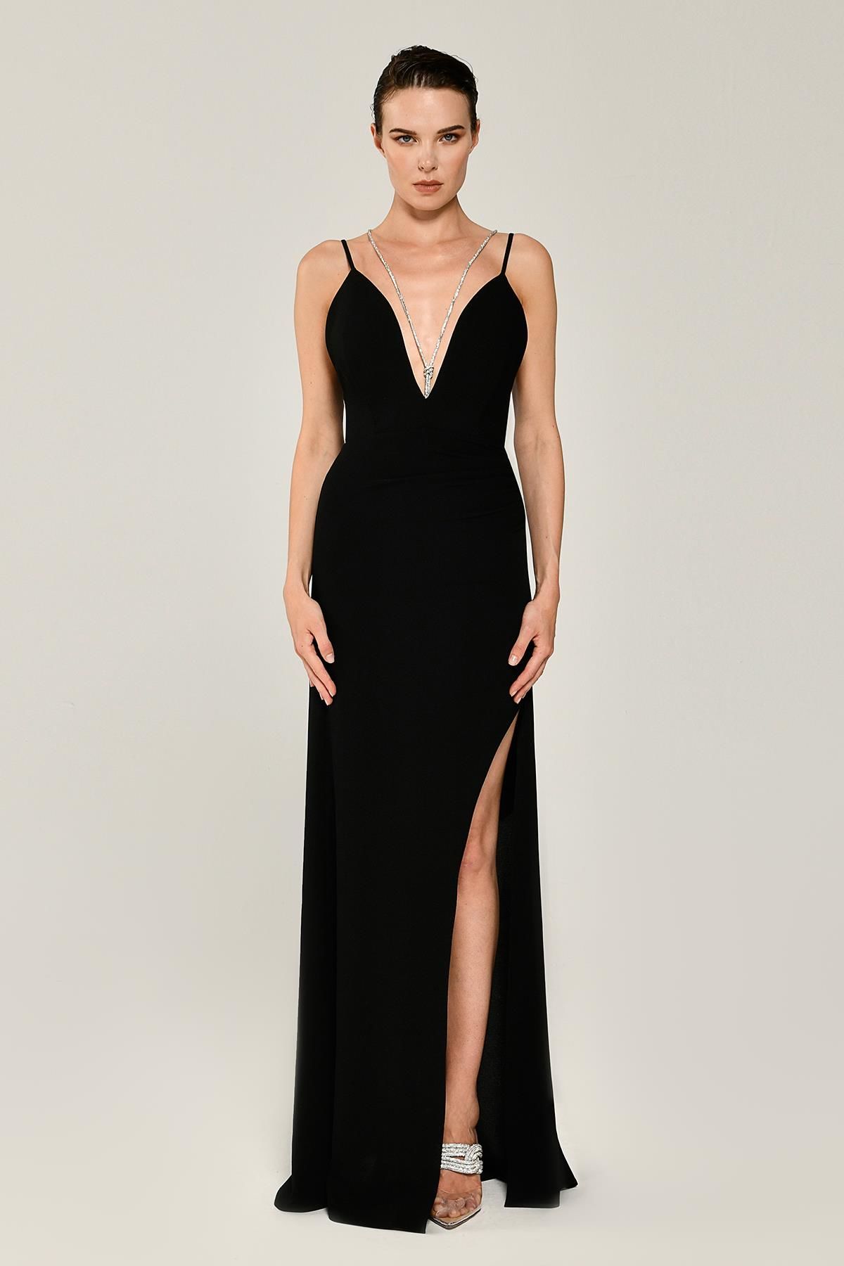 DEEP DECOLATE LONG DRESS WITH STONE BACK ROPE SLOT Black - 40
