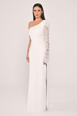 Tek Kollu Payet İşlemeli Yandan Yırtmaçlı Krep Uzun Elbise Beyaz - 40
