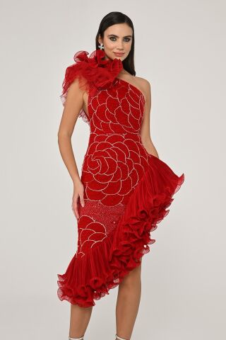 Tek Omuz Çiçek Aksesuarlı Asimetrik Kesim Şifon Midi Elbise Kırmızı - 38