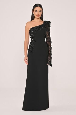 Tek Kollu Payet İşlemeli Yandan Yırtmaçlı Krep Uzun Elbise Siyah - 42