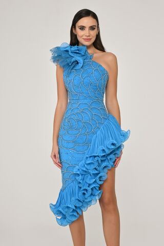 Tek Omuz Çiçek Aksesuarlı Asimetrik Kesim Şifon Midi Elbise MAVİ - 42