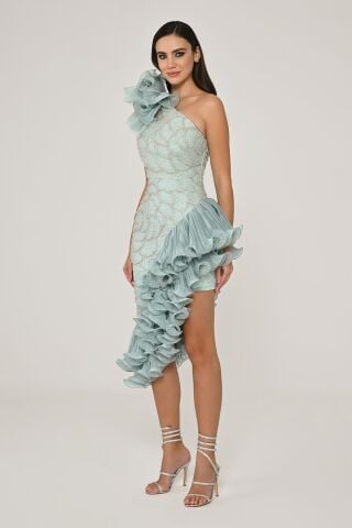 Tek Omuz Çiçek Aksesuarlı Asimetrik Kesim Şifon Midi Elbise MİNT - 36