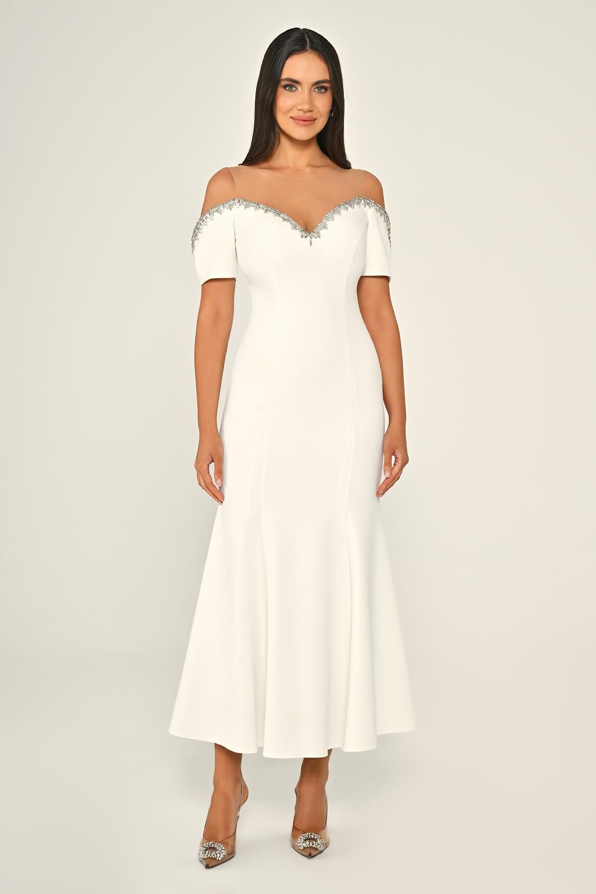 Yakası Taşlı Düşük Kol Krep Midi Elbise Beyaz - 38