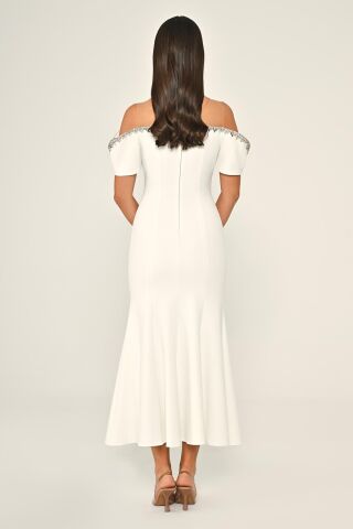 Yakası Taşlı Düşük Kol Krep Midi Elbise Beyaz - 38