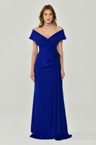 Düşük Omuz Beli Çiçek Aksesuarlı Krep Uzun Elbise SAKS - 42