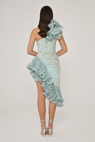 Tek Omuz Çiçek Aksesuarlı Asimetrik Kesim Şifon Midi Elbise MİNT - 38
