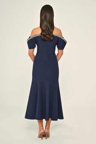 Yakası Taşlı Düşük Kol Krep Midi Elbise Lacivert - 46