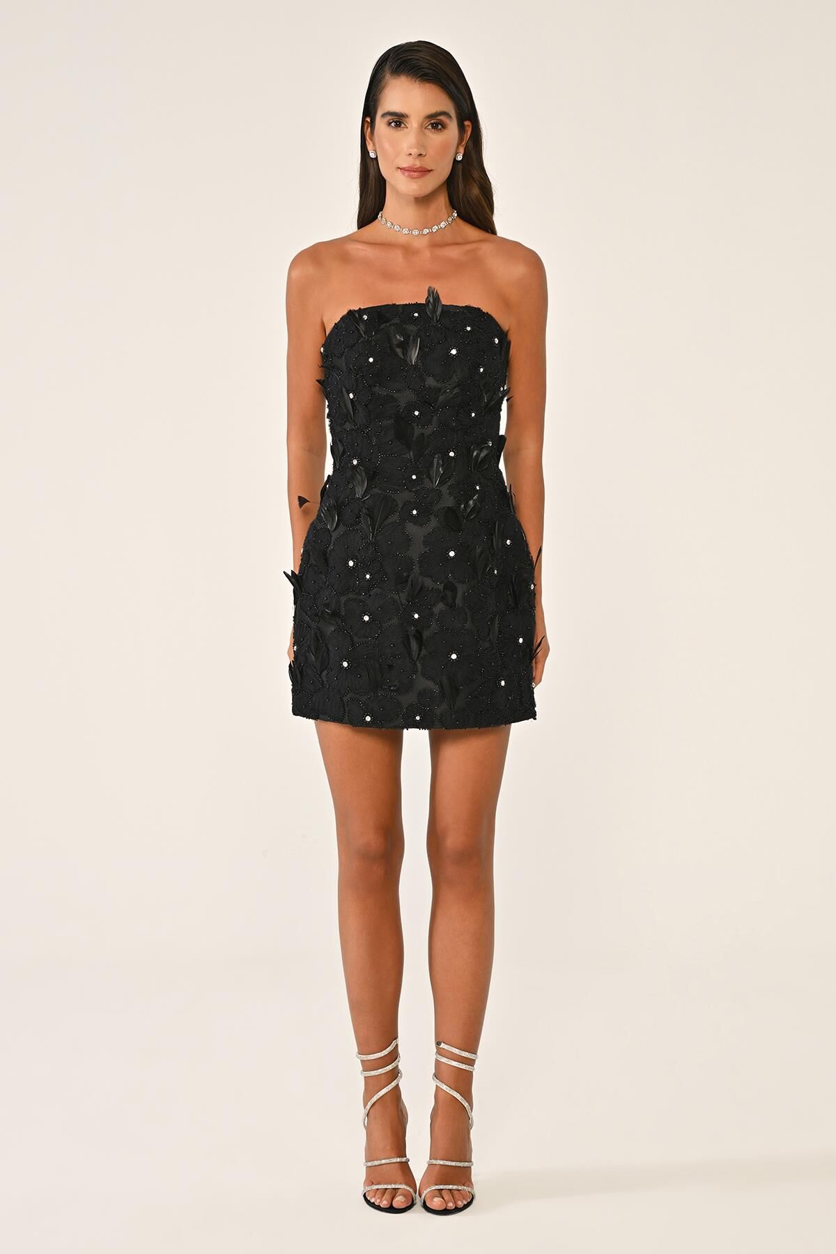 Straplez Tüylü Çiçek Aksesuarlı Krep Kısa Elbise Siyah - 38