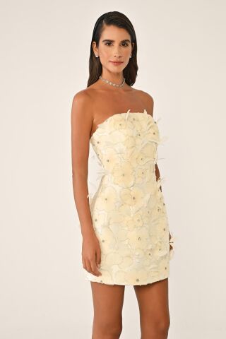 Straplez Tüylü Çiçek Aksesuarlı Krep Kısa Elbise EKRU - 38