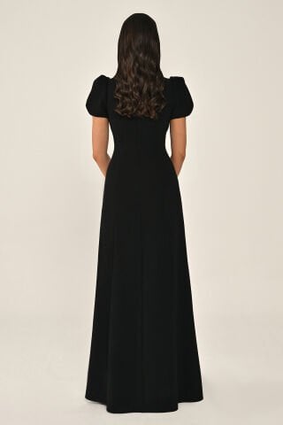 Kısa Kollu Taş Aksesuarlı Krep Uzun Elbise