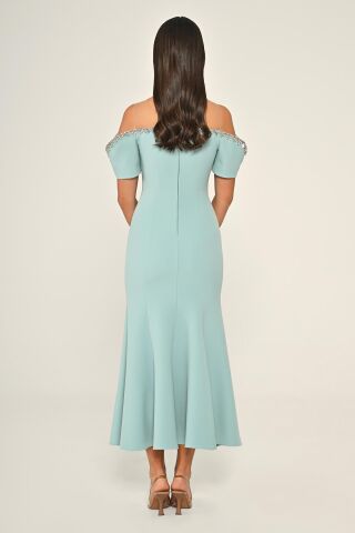 Yakası Taşlı Düşük Kol Krep Midi Elbise MİNT - 42