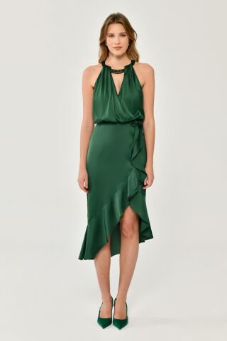 Boyundan Aksesuarlı Kolsuz Yırtmaçlı Saten Midi Elbise ZÜMRÜT - 40