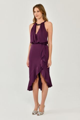 Boyundan Aksesuarlı Kolsuz Yırtmaçlı Saten Midi Elbise Mürdüm - 46