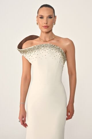 Üst Asimetrik Kesim Taşlı Krep Uzun Elbise