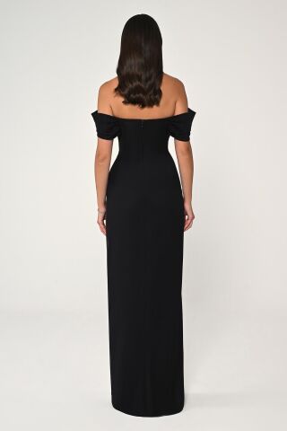 Schulterfreies, langes Crêpe-Kleid mit Seitenschlitz, Schwarz - 42