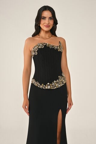 Straplez Üst Asimetrik Kesim Taşlı Uzun Elbise