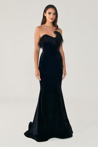 Straplez Üstü Tüylü Asimetrik Kesim  Kadife Uzun Elbise Siyah - 40