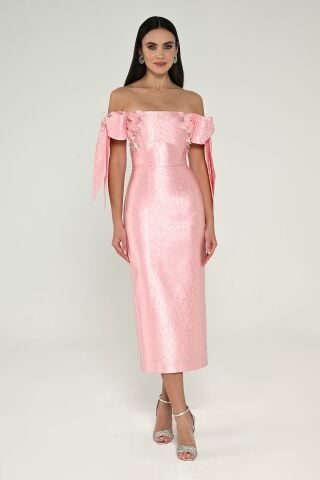 Schulterfreies Midikleid aus Jacquardstoff mit Schleife