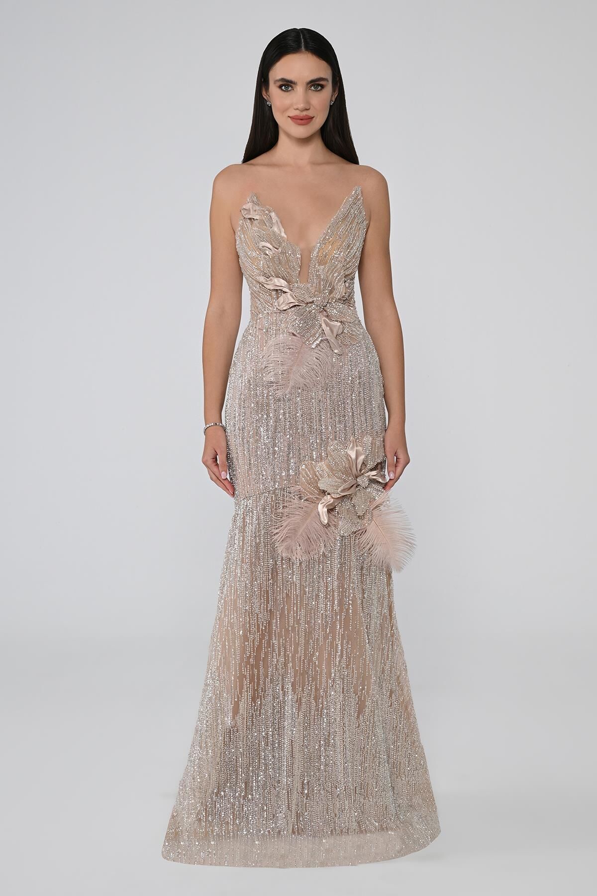 Derin V Yaka Çiçek Aksesuarlı Payet Uzun Elbise VİZON - 36