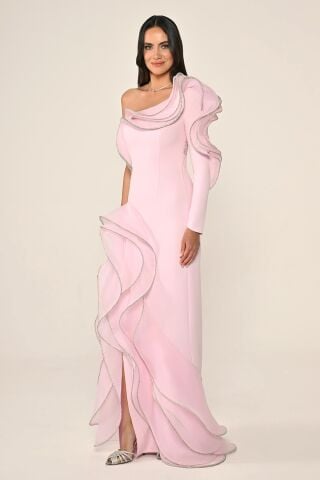 Tek Kol Volanlı Yırtmaçlı Krep Uzun Elbise Pembe - 36