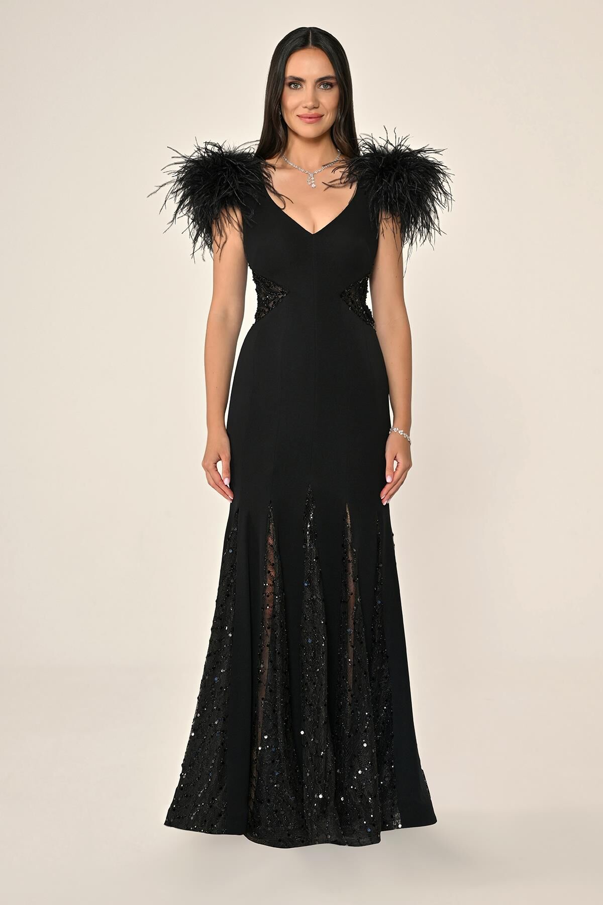 Omuzları Otrişli Bel Sırt ve Eteği Payetli Örme Kumaş Uzun Elbise Siyah - 36