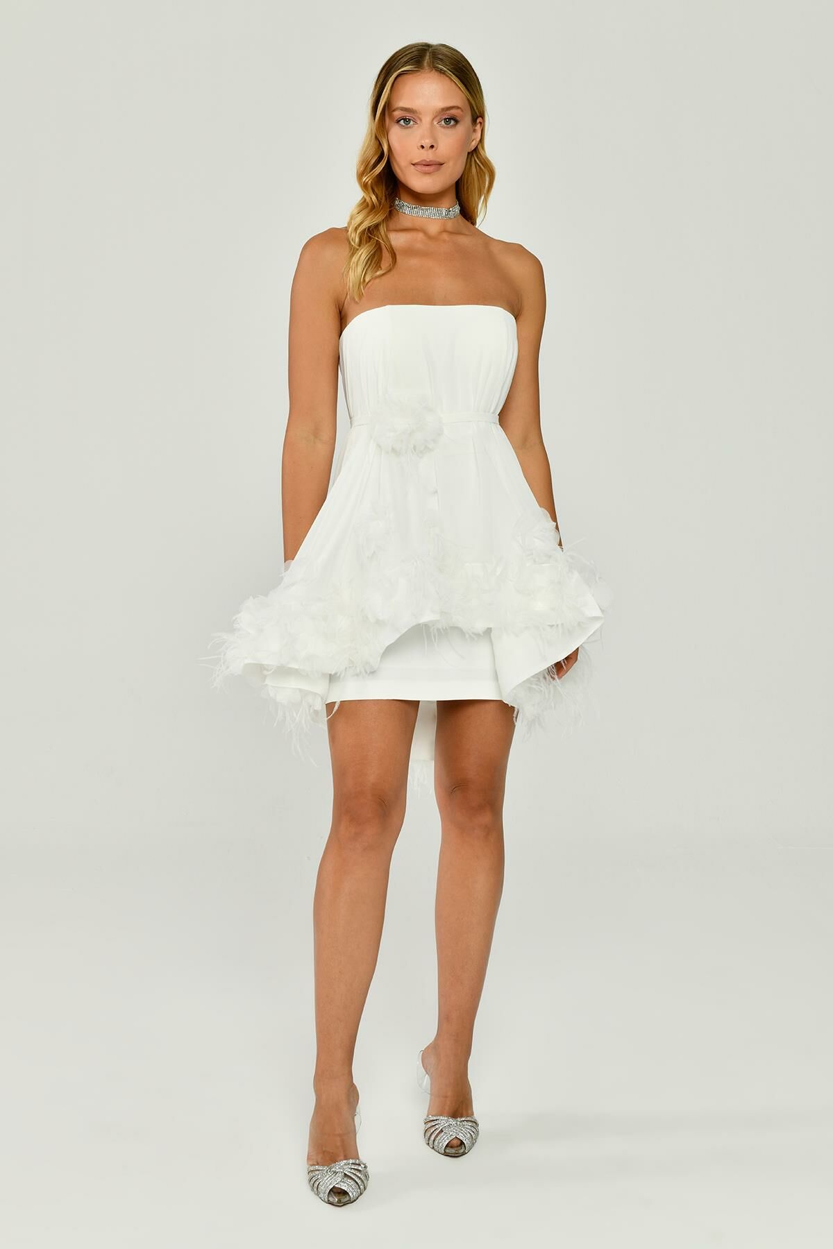 Straplez Eteği Tüylü Şifon Kısa Elbise Beyaz - 40