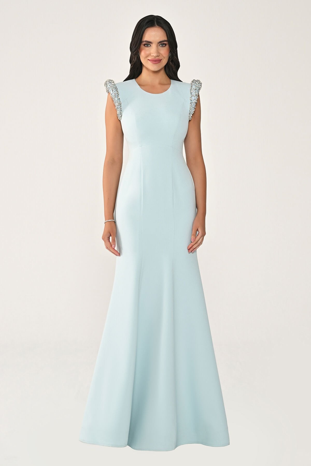 Omuzları Vatkalı Taşlı Balık Kesim Krep Uzun Elbise