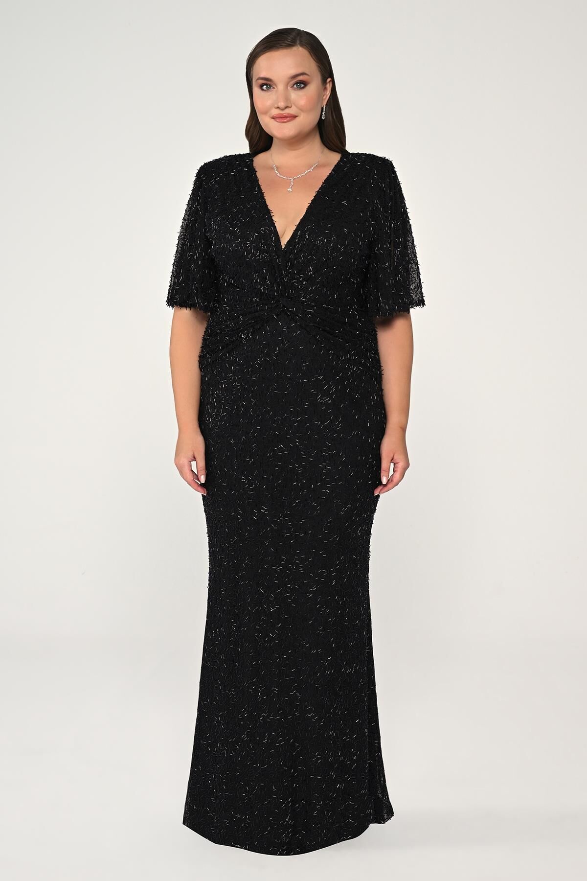 V Yaka Kısa Kollu Boncuklu Kumaş Uzun Elbise Siyah - 48